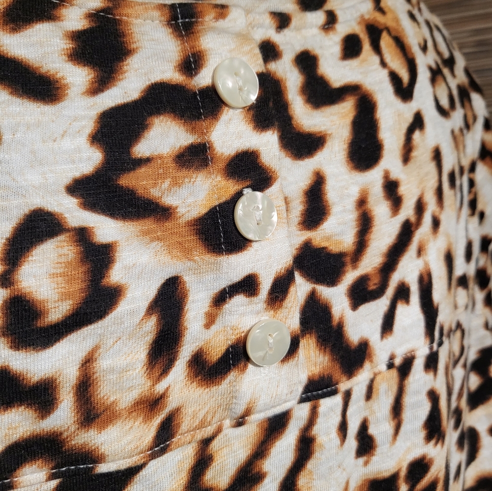 Chicos Short Sleeve Animal print - Picture 5 of 7